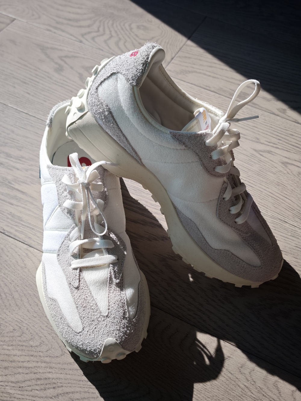 New Balance 327 White Fleece